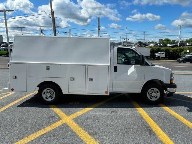 2024 Chevrolet Express Cutaway 3500 1WT