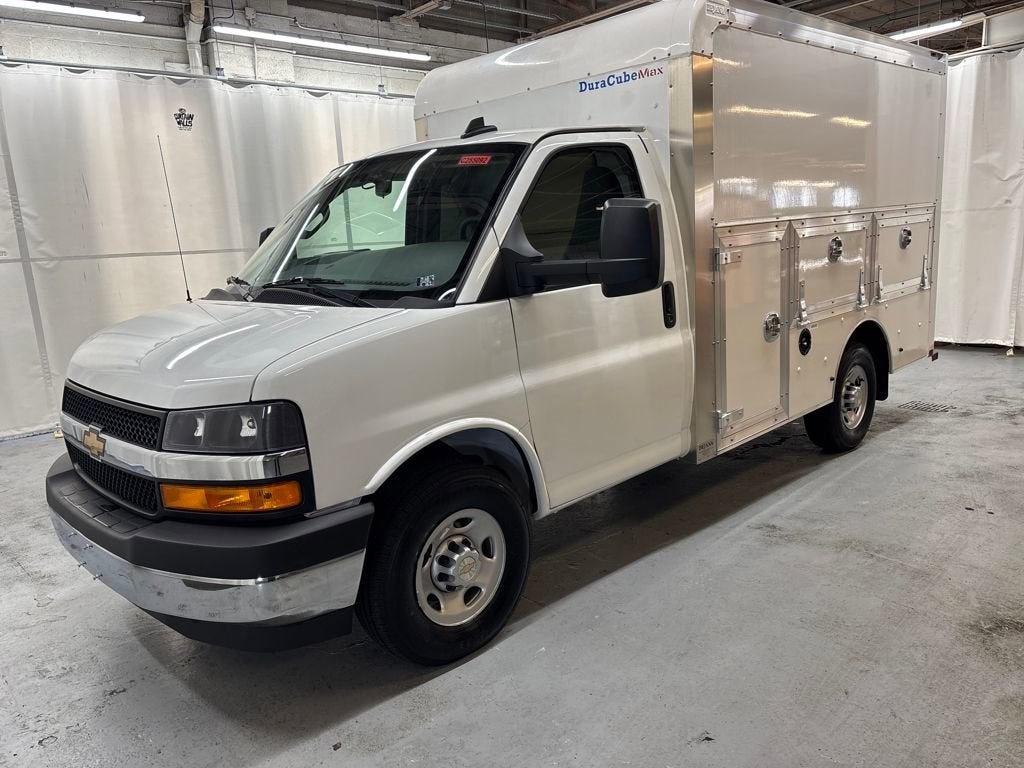 2025 Chevrolet Express Cutaway 3500 1WT