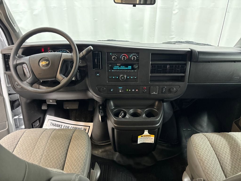 2025 Chevrolet Express Cutaway 3500 1WT