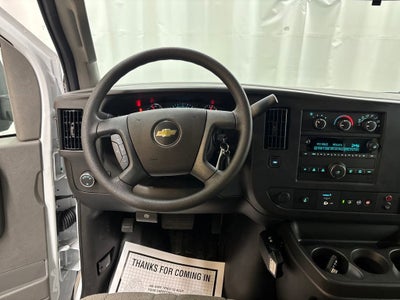 2025 Chevrolet Express Cutaway 3500 1WT