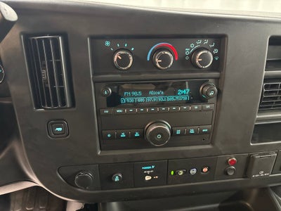 2025 Chevrolet Express Cutaway 3500 1WT