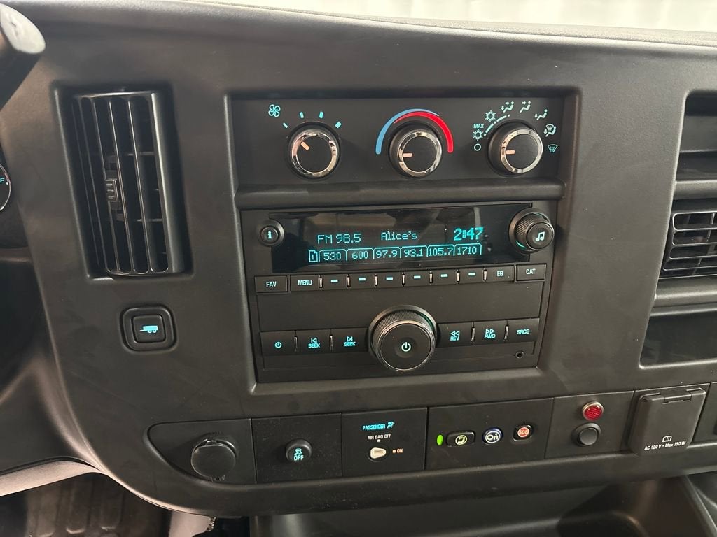 2025 Chevrolet Express Cutaway 3500 1WT