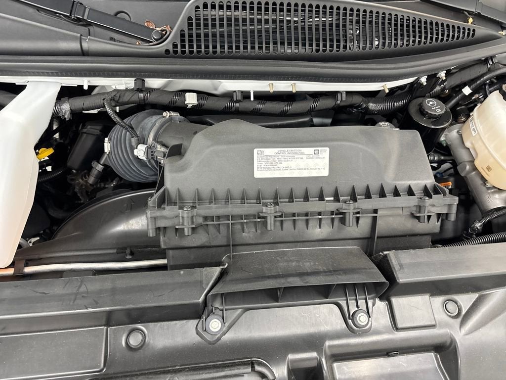 2025 Chevrolet Express Cutaway 3500 1WT