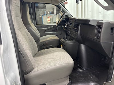 2025 Chevrolet Express Cutaway 3500 1WT