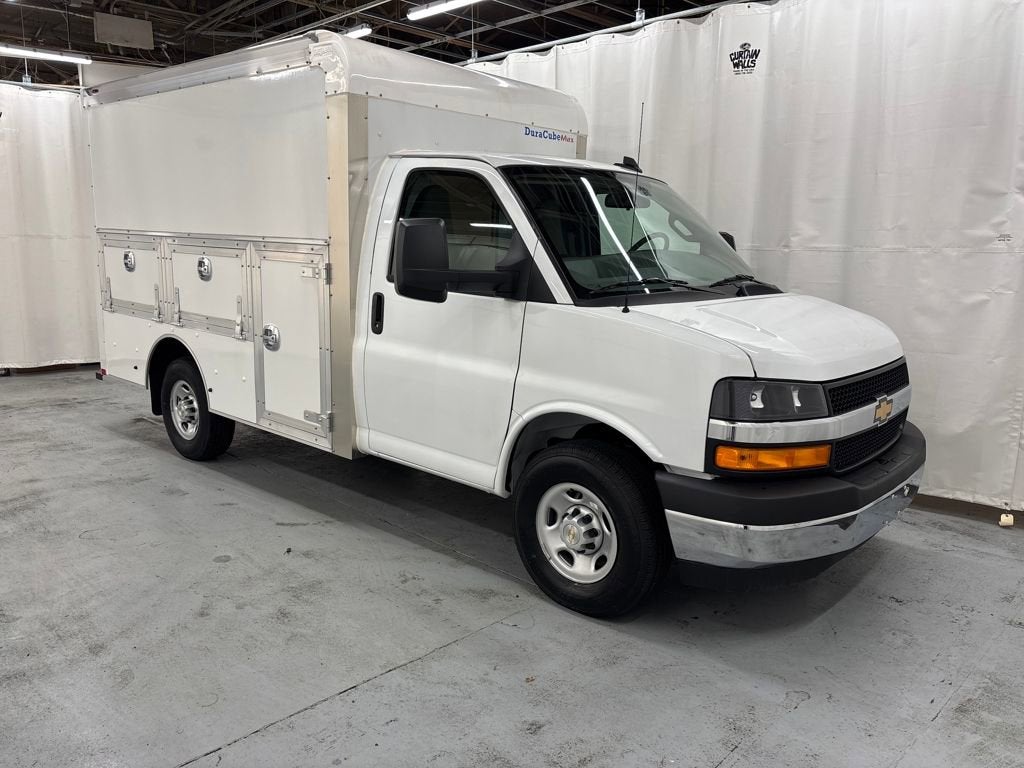 2025 Chevrolet Express Cutaway 3500 1WT
