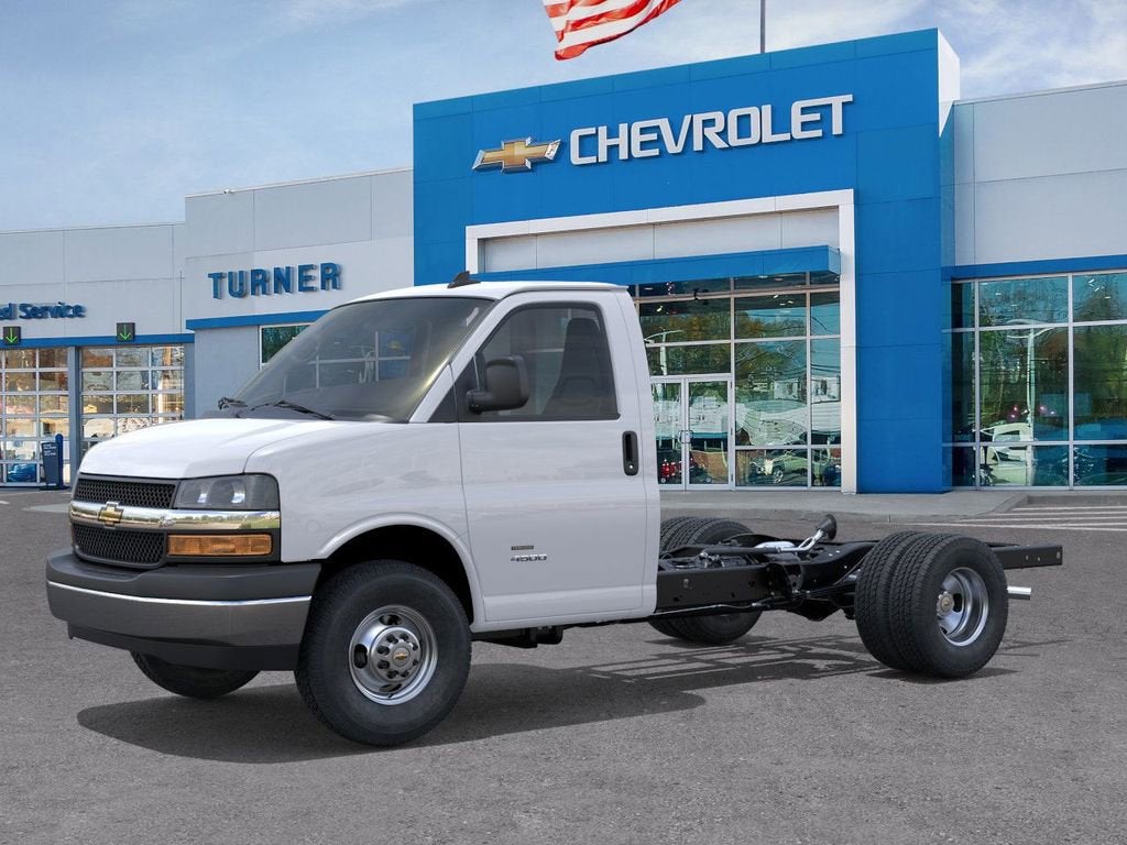 2025 Chevrolet Express Cutaway 3500 1WT