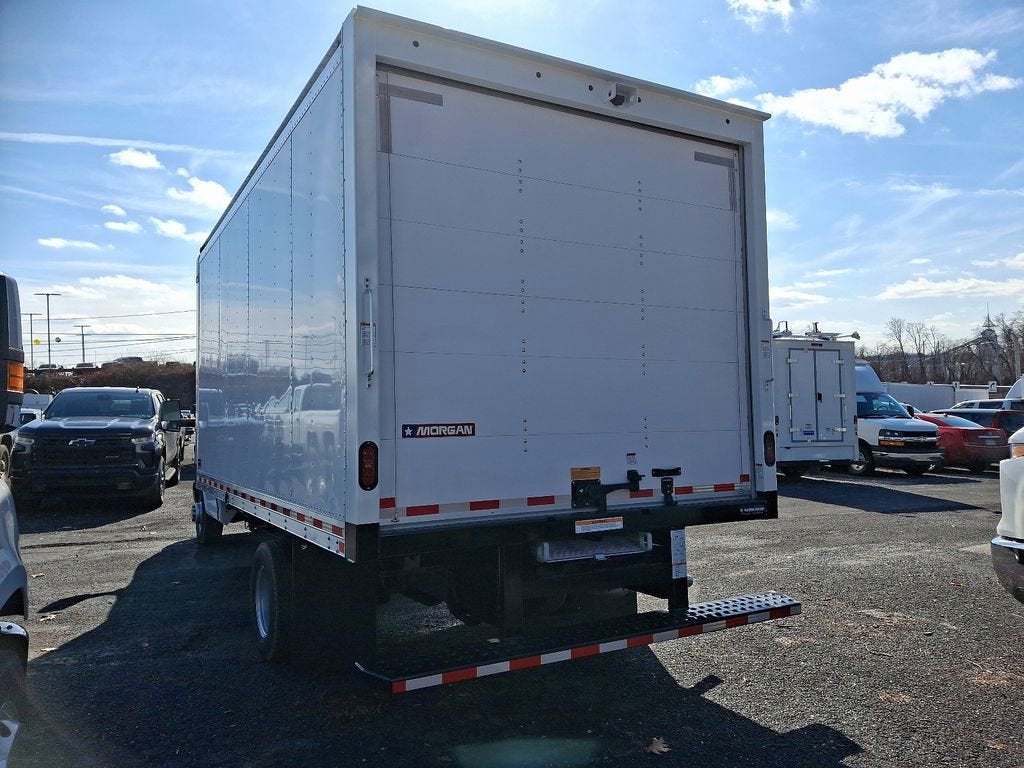 2024 Chevrolet Express Cutaway 3500 1WT