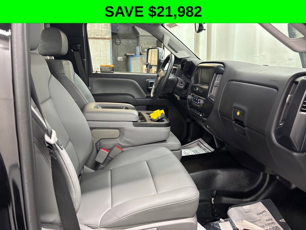 2023 Chevrolet Silverado 5500 HD Work Truck