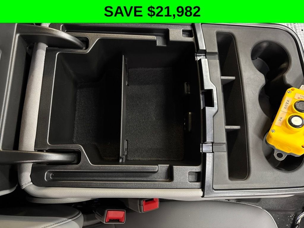 2023 Chevrolet Silverado 5500 HD Work Truck