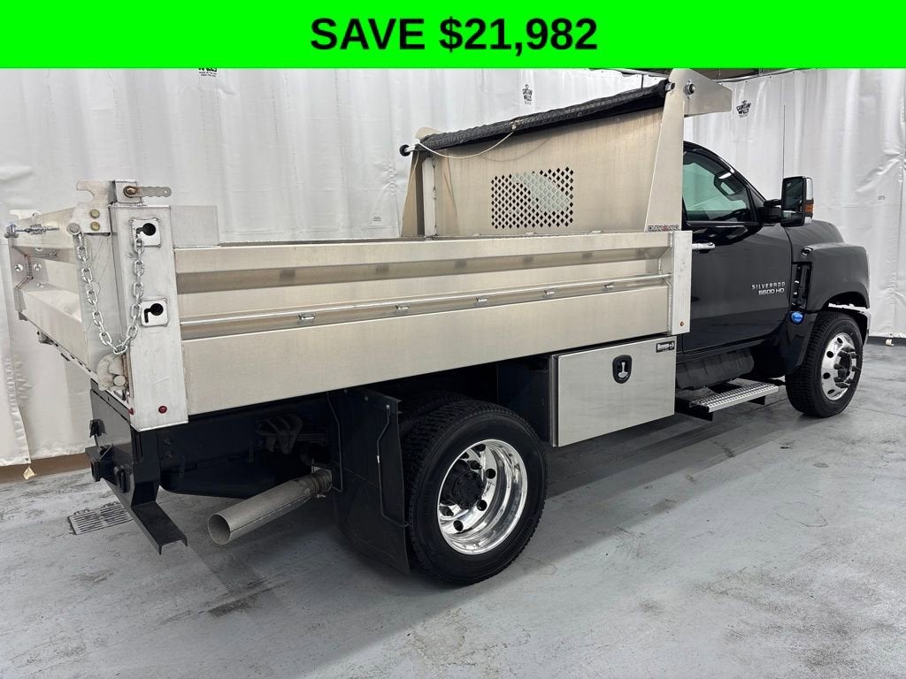 2023 Chevrolet Silverado 5500 HD Work Truck