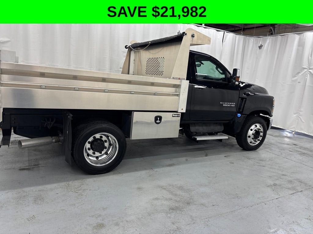 2023 Chevrolet Silverado 5500 HD Work Truck