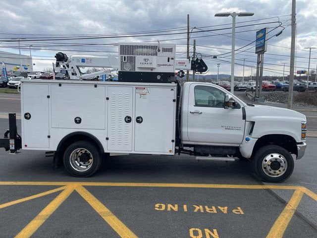 2024 Chevrolet Silverado 6500 HD LT