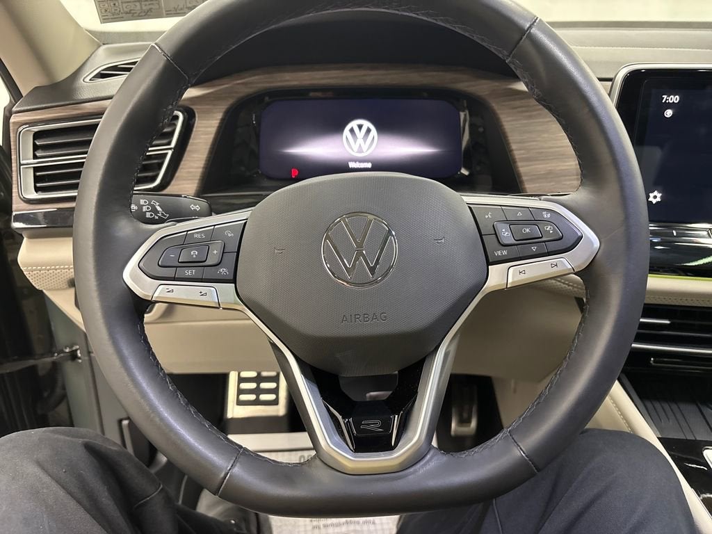 2025 Volkswagen Atlas 2.0T SEL Premium R-Line