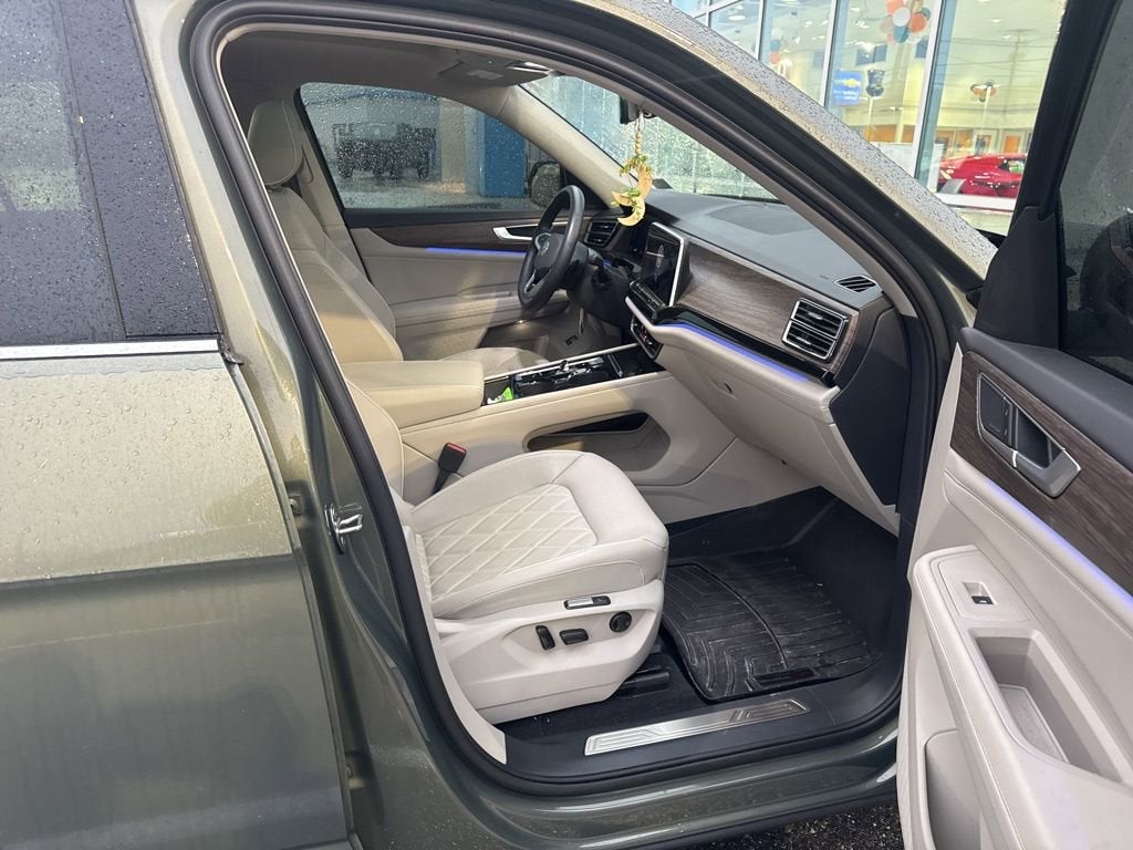 2025 Volkswagen Atlas 2.0T SEL Premium R-Line