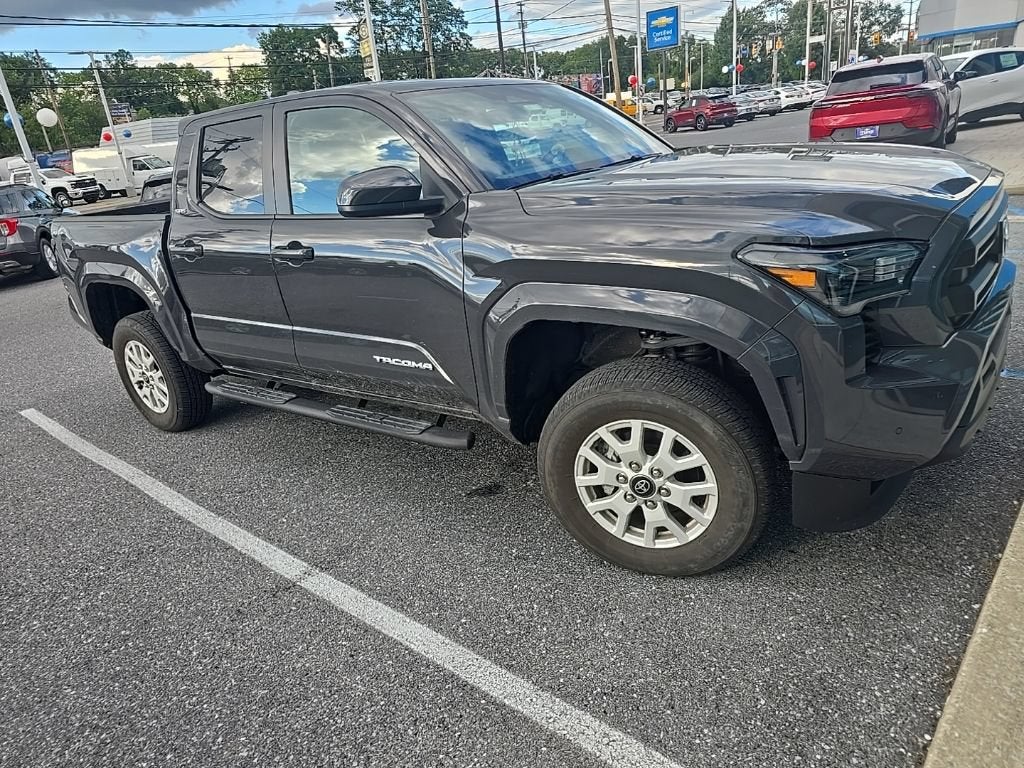 2024 Toyota Tacoma 4WD SR5