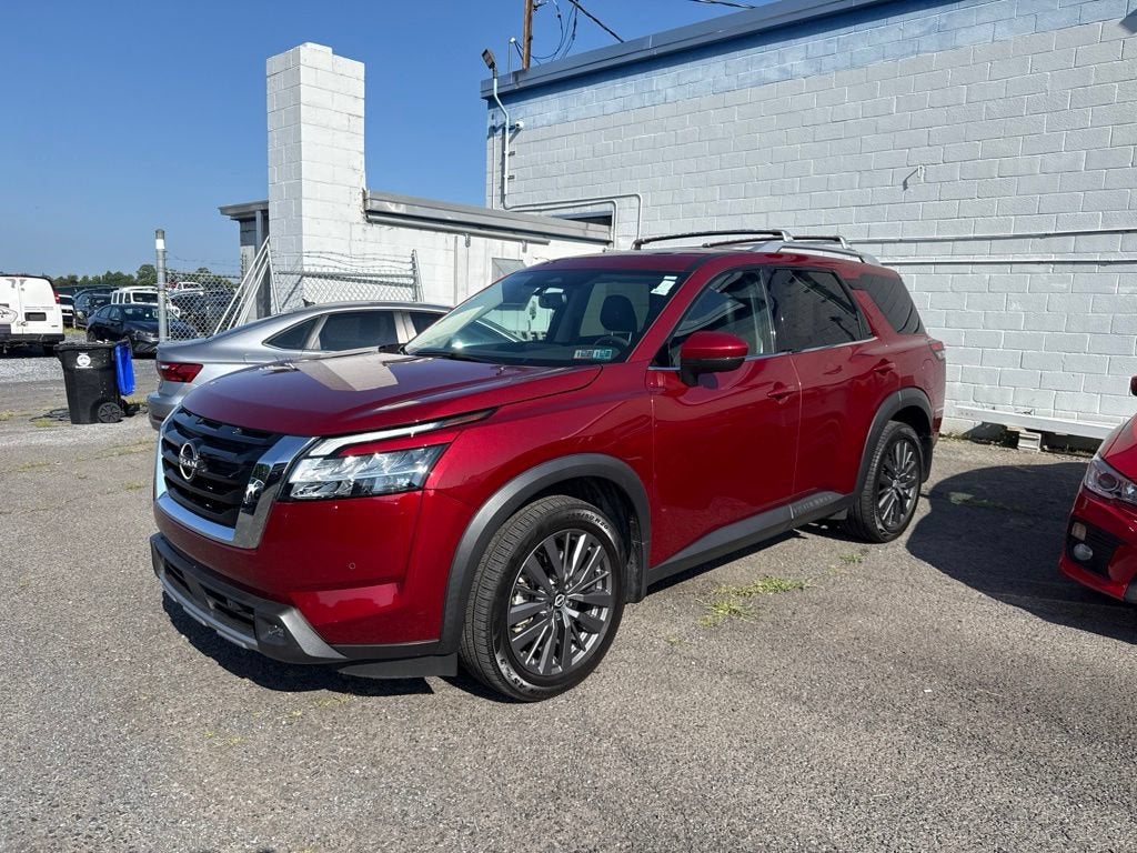 2022 Nissan Pathfinder SL