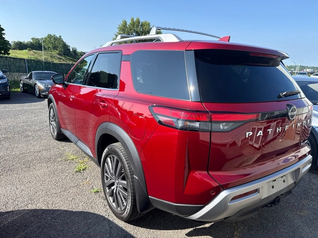 2022 Nissan Pathfinder SL