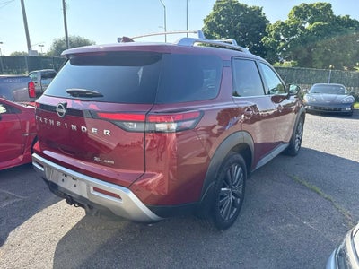 2022 Nissan Pathfinder SL