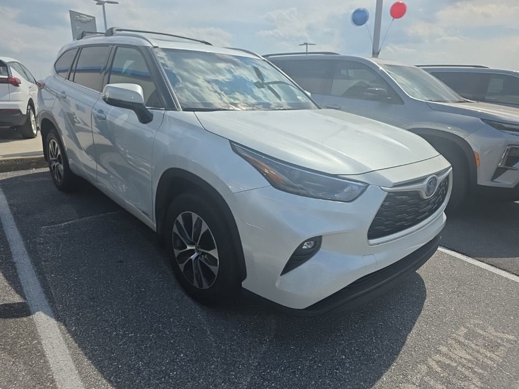 2022 Toyota Highlander Hybrid XLE