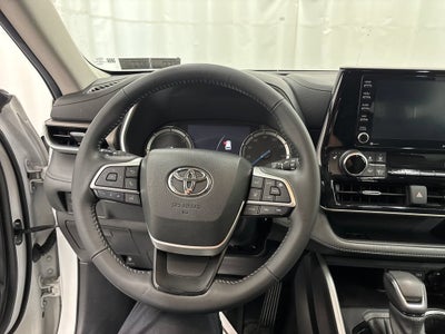 2022 Toyota Highlander Hybrid XLE