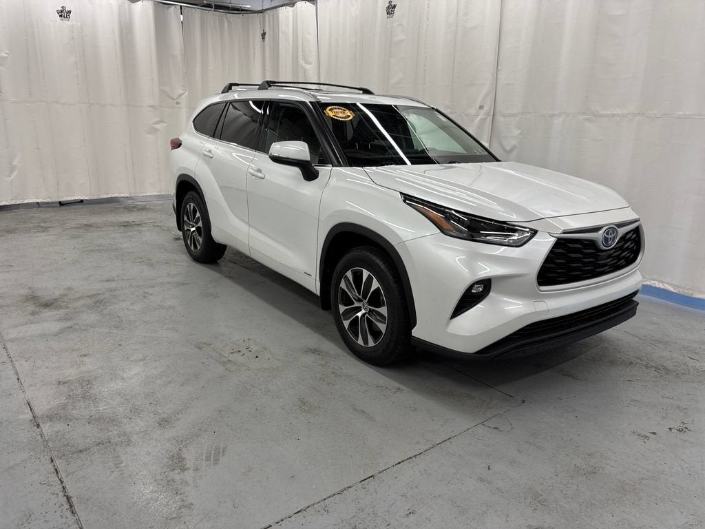 2022 Toyota Highlander Hybrid XLE