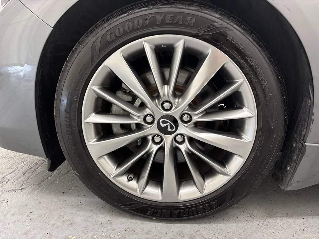 2023 INFINITI Q50 LUXE