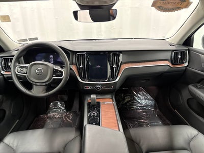 2025 Volvo V60 Cross Country Plus