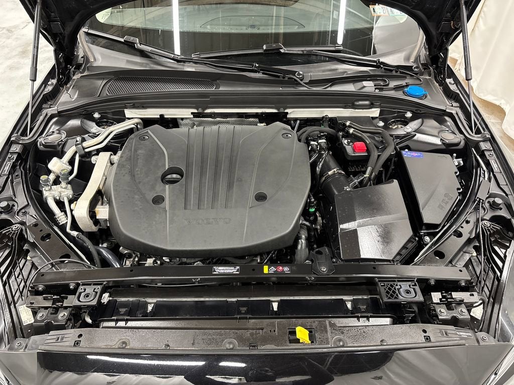 2025 Volvo V60 Cross Country Plus