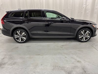 2025 Volvo V60 Cross Country Plus